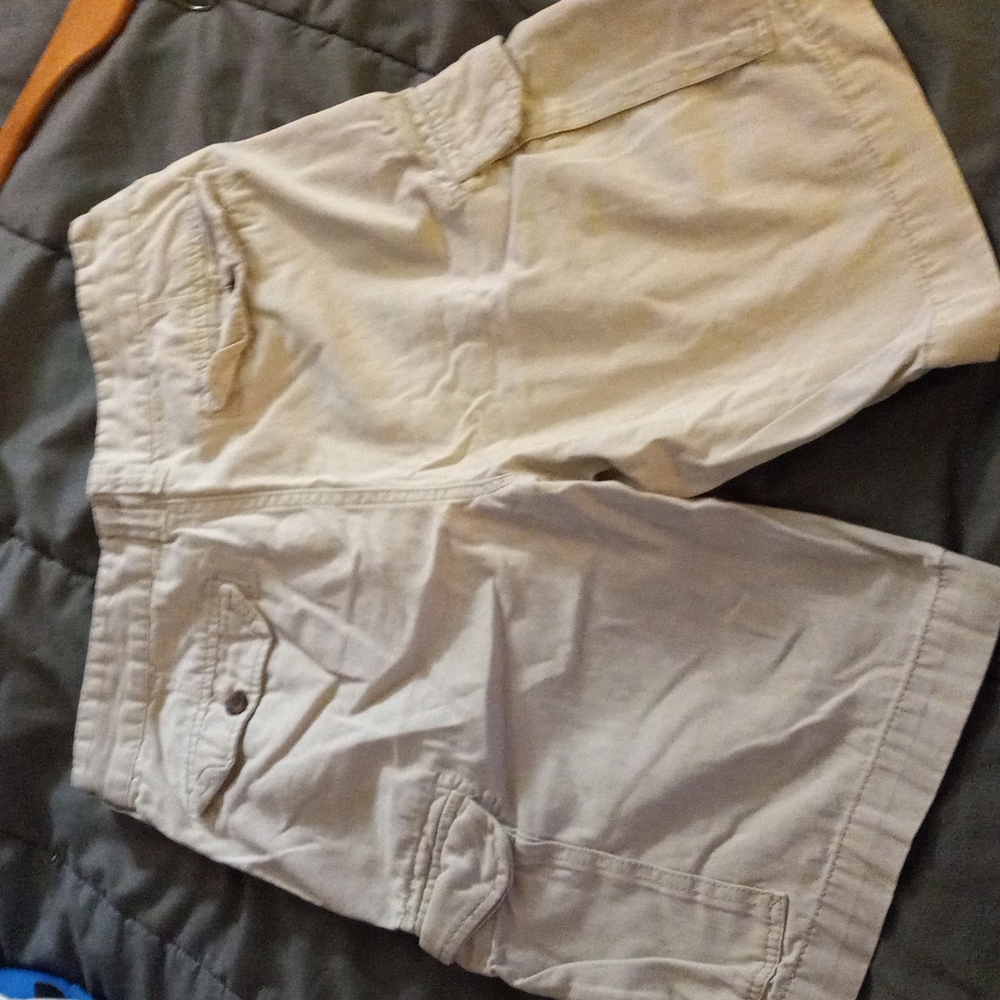 Cargo shorts - Picture 3 of 4